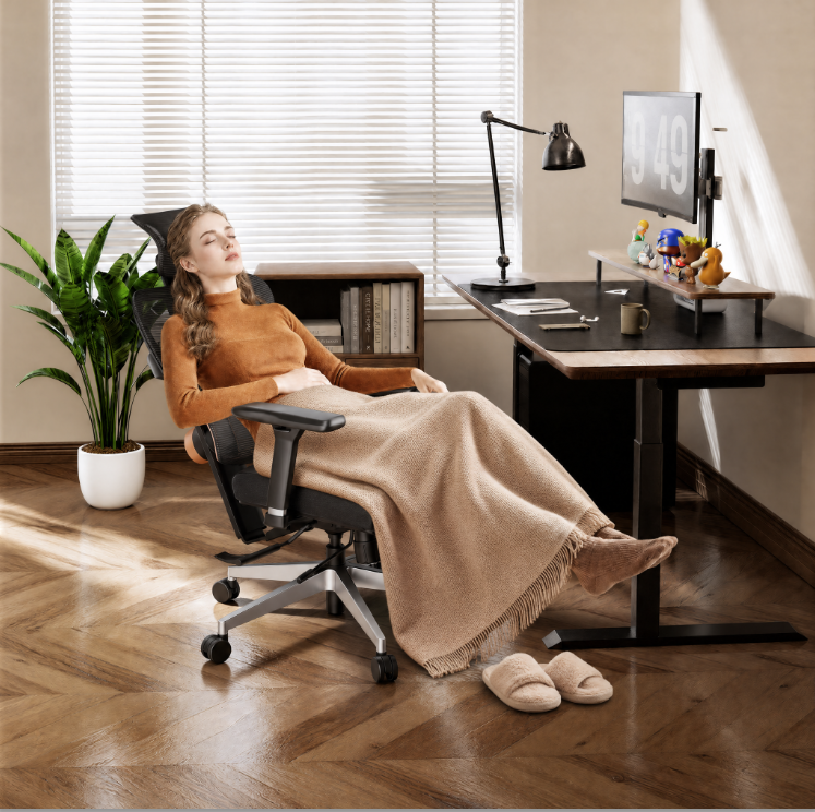 Ergonomic chair with Auto-following back function
