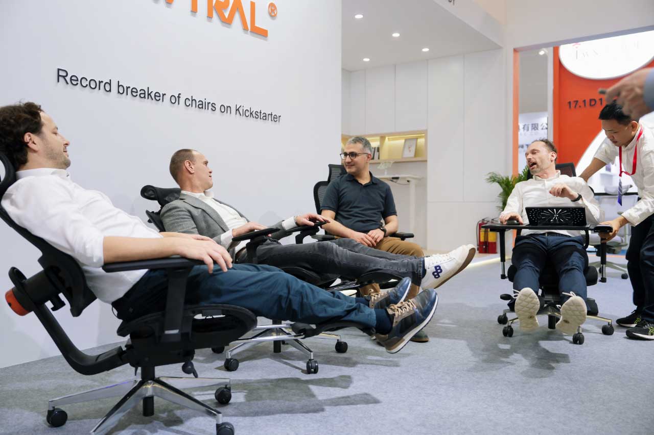 newtralchair booth